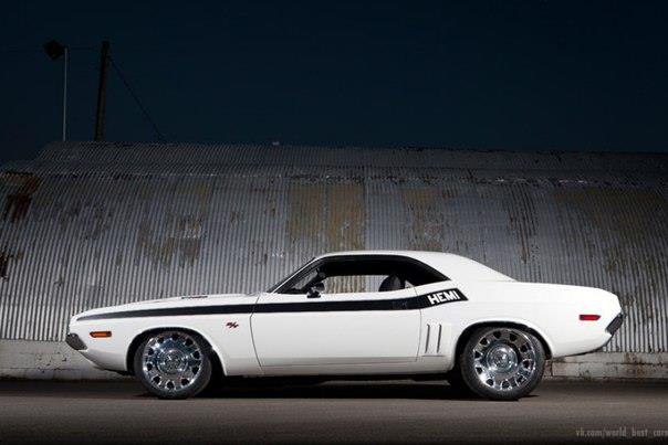 1970 Dodge Challenger - 2