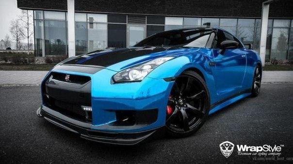 Nissan GTR blue chrome