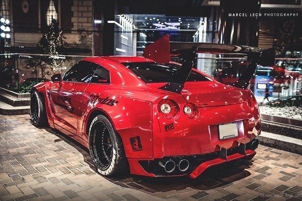 Nissan GT-R - 7