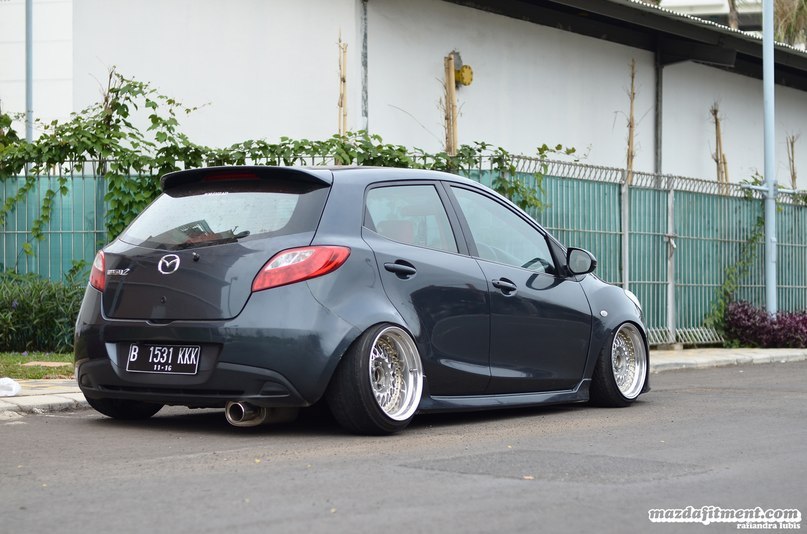 Mazda 2. - 4