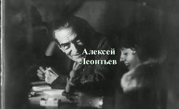Феномен горькой конфеты.Он же является первым примером рождения личности.Ребёнку предлагается ...