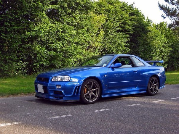 Nissan Skyline GT-R R34 - 2