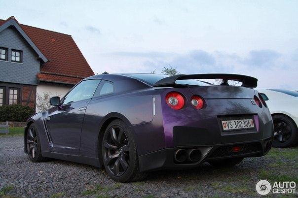 Nissan GT-R - 7