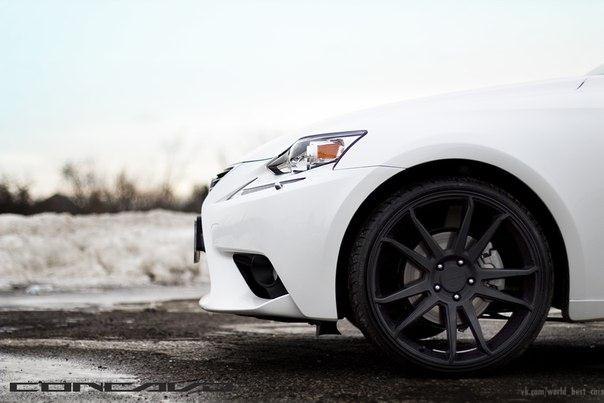 Lexus IS 250. - 3
