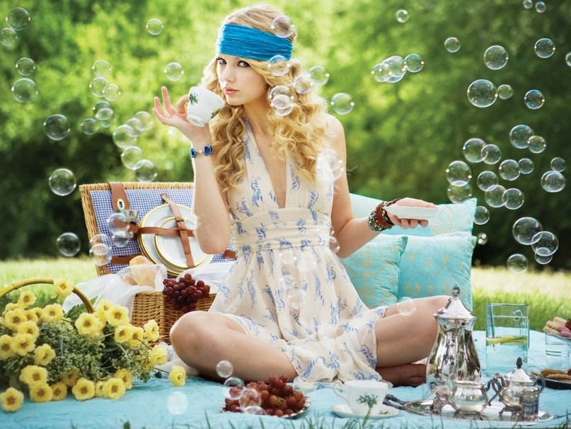 Каждая женщина - волшебница... Есть настроение - творит, а если нет - вытворяет!