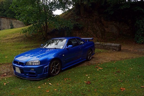 Nissan Skyline GT-R R34 - 3