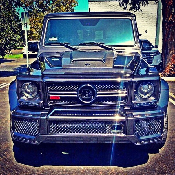 BRABUS G700