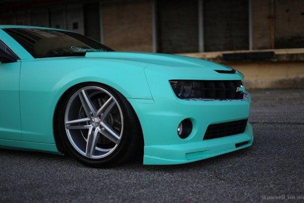 Minty 2010 Chevrolet Camaro SS. - 3