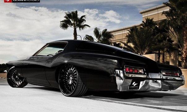 1972 Buick Riviera - 7