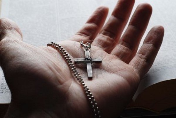 Мне Бога есть за что благодарить, со мною рядом те, кто всех дороже. И есть кого любить. Мне в жизни ...