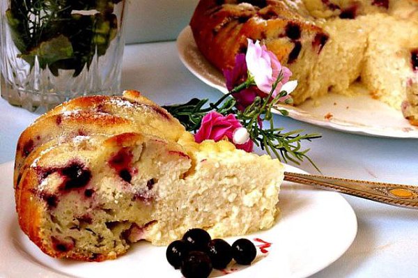 Пирог с творожной начинкой.ИнгредиентыЯйца куриные (для теста + для начинки) - 3 шт. +1 шт. Сахар ...