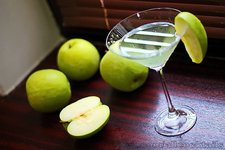    Apple Martini ( ).  IBA: ...