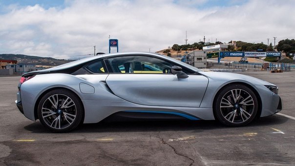 #BMW i8