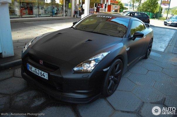 Nissan GT-R. - 4