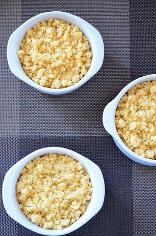 Грушево-шоколадный крамбл.Один из вариантов несложных и вкусных десертов, особенно актуален в летний ... - 3
