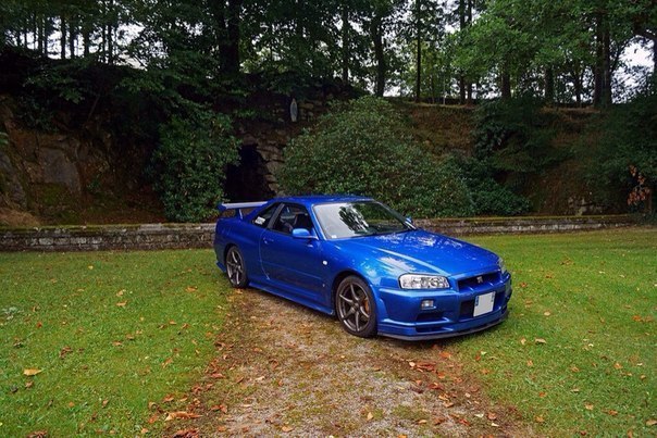 Nissan Skyline GT-R R34 - 6