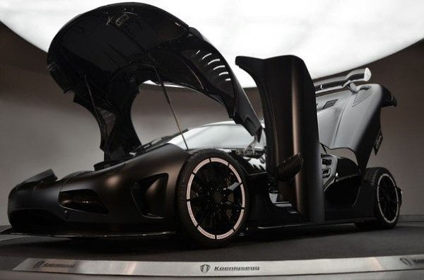 Koenigsegg Agera X.5.0L Bi-Turbo V8: 940 .. : 1100   : 3.1 ... - 6