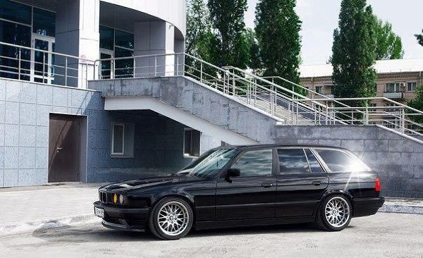 BMW 5-series Touring (E34)
