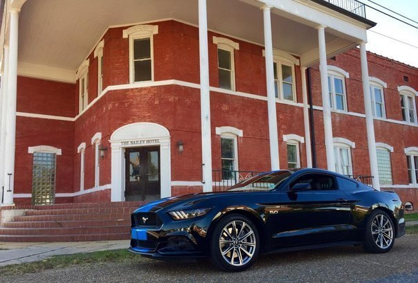 Ford Mustang GT Fastback - 8