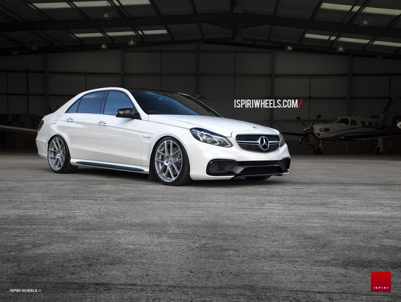 Mercedes-Benz E 63 AMG.