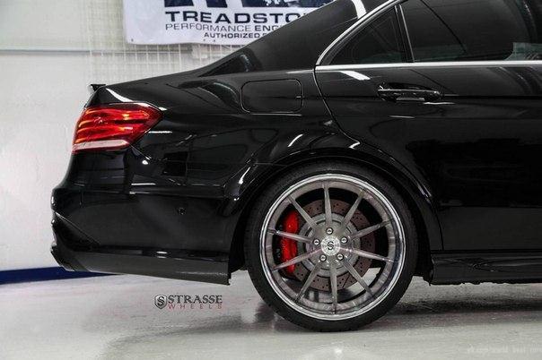 Mercedes-Benz E63 AMG S by Titanio https://fotostrana.ru/away?to=/sl/alJ2 5.5L V8: 585 .. : ... - 8