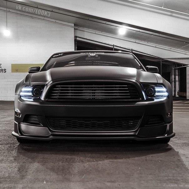   Ford Mustang v6. - 2