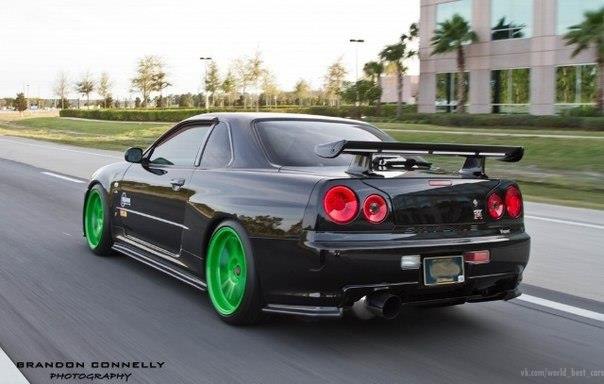 Nissan Skyline GT-R R34 - 7