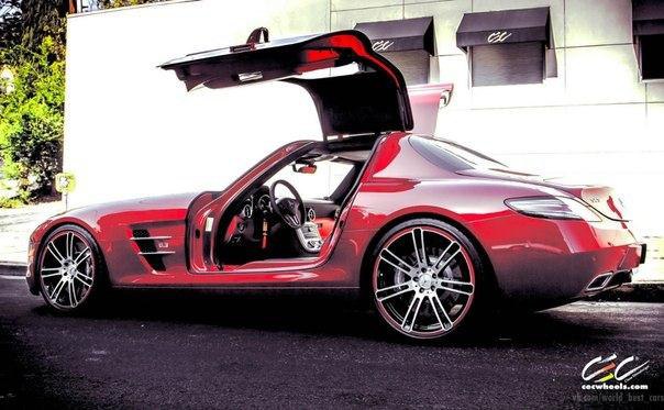 Mercedes-Benz SLS AMG - 4