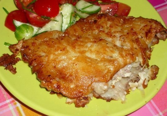 Отбивная в картофельной корочке.Ингредиенты:- 800 гр свинины (корейка) - 5 шт картофеля- 1 яйцо- 1 ... - 2