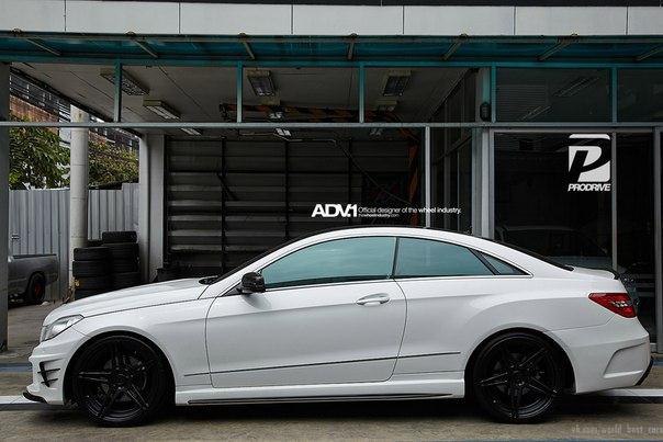 Mercedes-Benz E250 AMG Sport Package. - 2