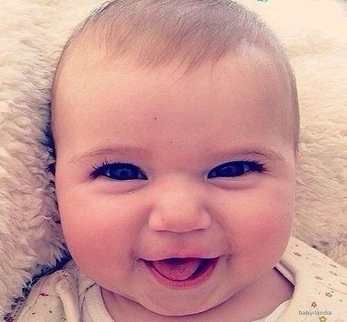 Самые искренние глаза у детей. В них нет ни лжи, ни ненависти.