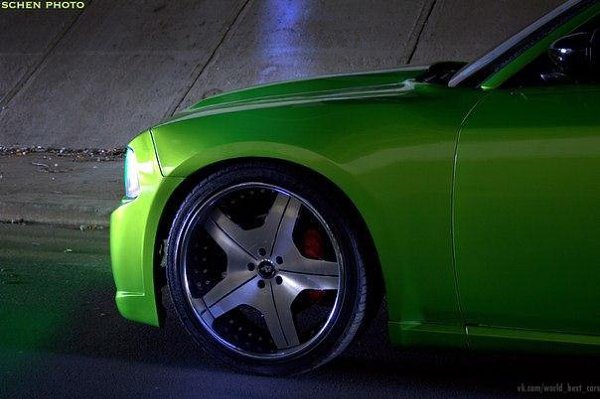 Dodge Magnum SRT-8. - 2