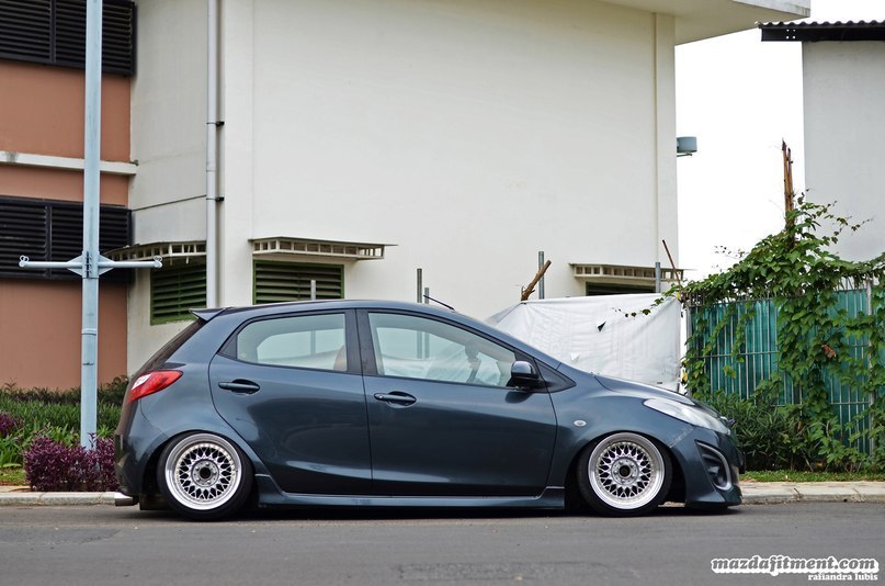 Mazda 2. - 3