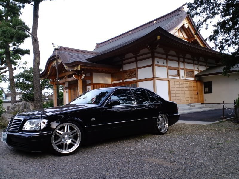 Mercedes-Benz S-class W140
