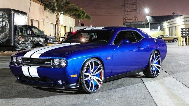 Dodge Challenger SRT8