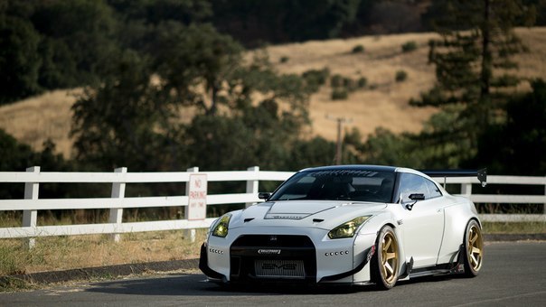 Nissan GT-R - 5