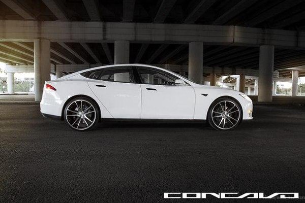 Tesla Model S - 2