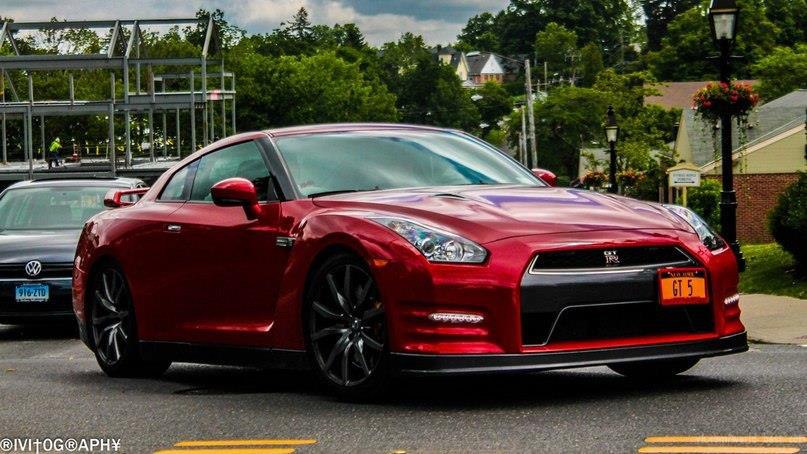 Nissan GT-R