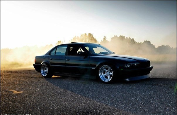 BMW 7 (E38)