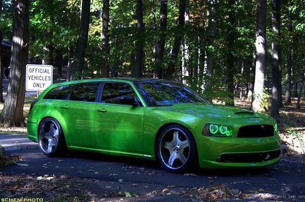 Dodge Magnum SRT-8. - 3