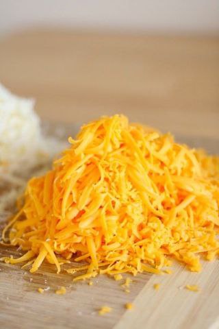 Паста с сырным соусом.Ингредиенты:Лук репчатый — 0,5 шт. Чеснок — 2 зубчикаТыква мускатная — 300 г ... - 3
