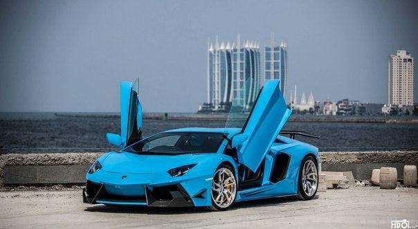 Lamborghini Aventador.