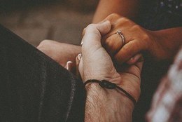Самое хрупкая вещь на Земле — это любовь женщины. Один неверный шаг, слово, взгляд и ничего ...