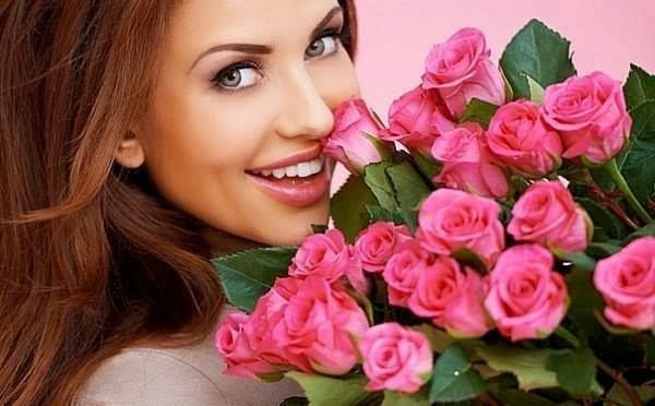 женщины в жизни немногое надо: Чтоб в сумочке были духи и помада, браслетик и тени, чтоб взгляд был ...