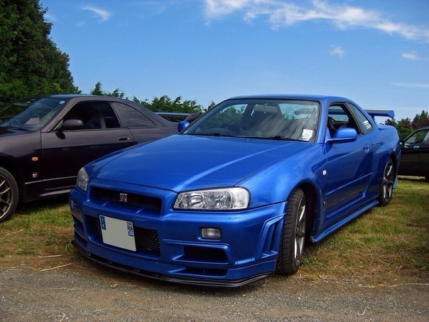 Nissan Skyline GT-R R34 - 5