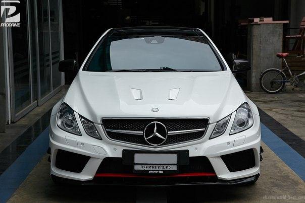 Mercedes-Benz E250 AMG Sport Package. - 3