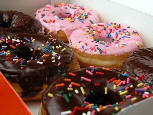 Пончики с глазурью (американский рецепт как в «Dunkin Donuts»).Время приготовления 2 ...