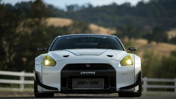 Nissan GT-R - 4