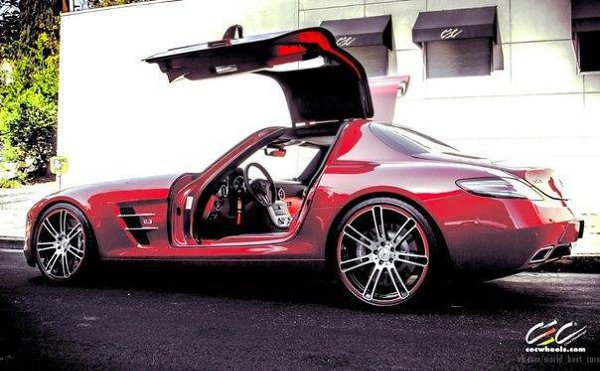 Mercedes-Benz SLS AMG - 4