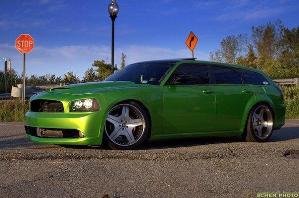 Dodge Magnum SRT-8. - 5